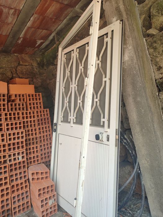Porta de alumínio com vidro