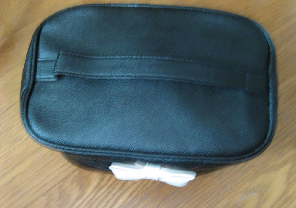 Necessaire Preto c/ Laço