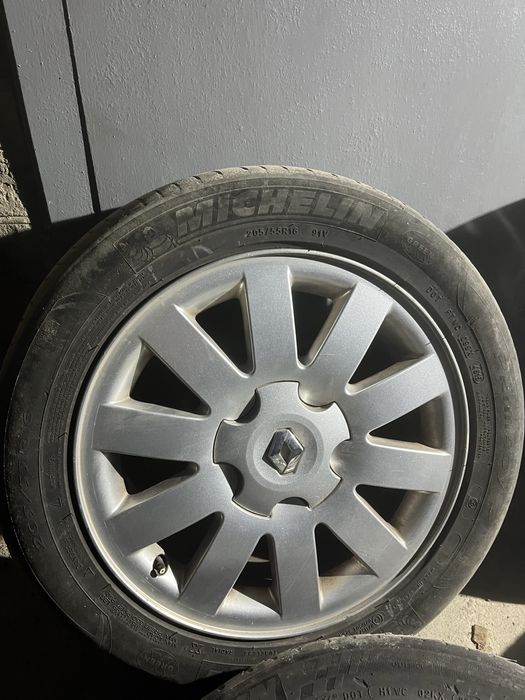 Титани рено лагуна 2