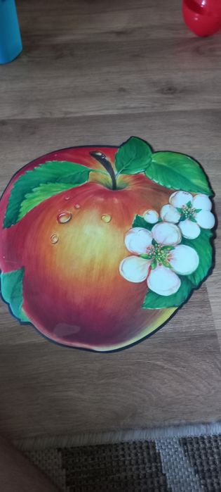 Podkładka i pojemniki na owoce oraz lunch