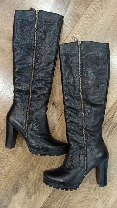 Класичні Зимові шкіряні чоботи на каблуку37 розмір