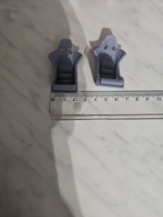 Fotele 1/18 2 sztuki