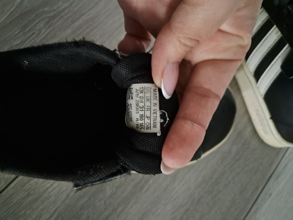 Buty chłopięce adidas 31