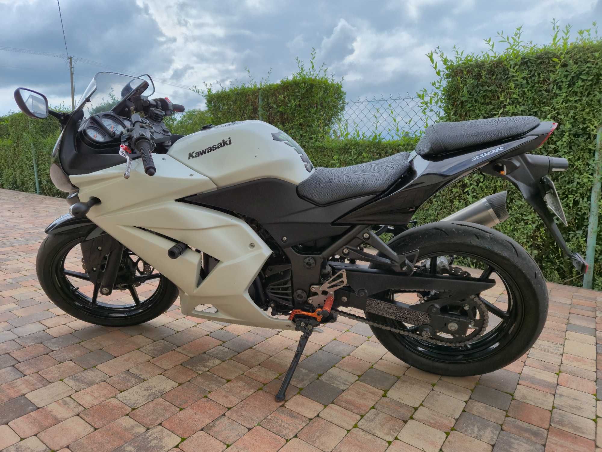 Kawasaki Ninja 250R EX250 niski przebieg