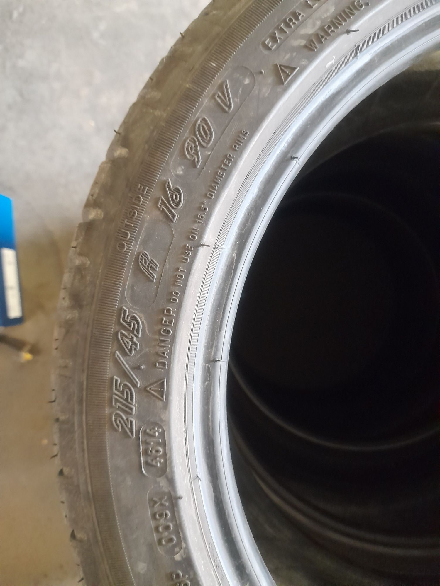 Opona letnia 215/45r16 Michelin  8mm