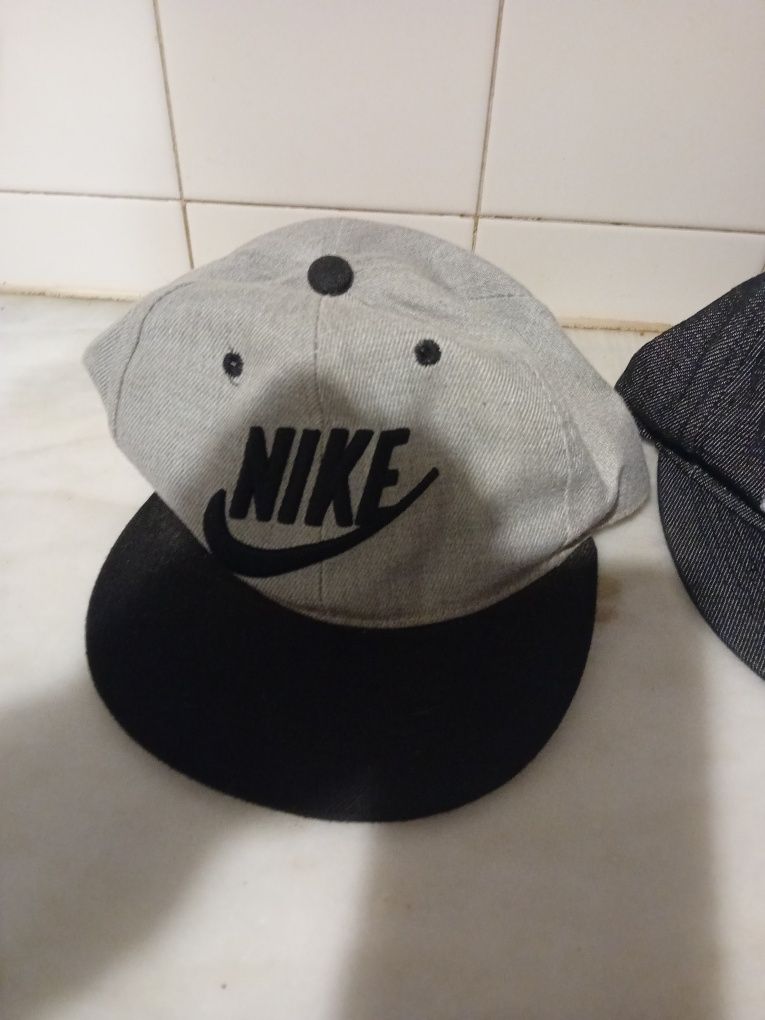 Conjunto de 2 Bonés