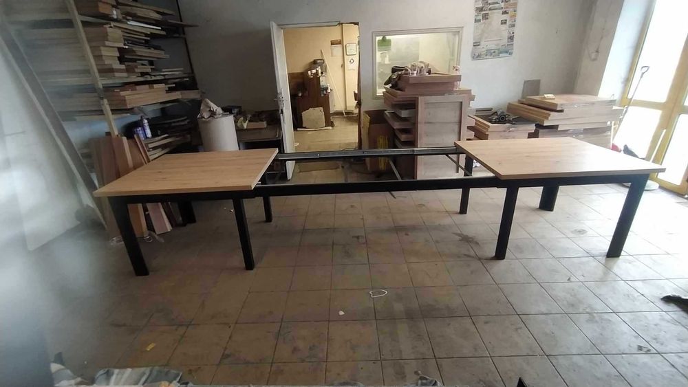 Stół rozkładany z ośmioma  nogami, 400/100/76 metal i gratis ława