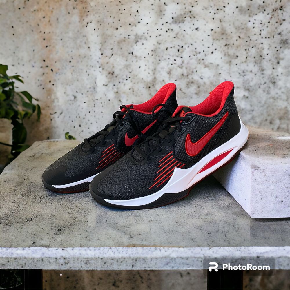 Кросівки чоловічі Nike Precision 5