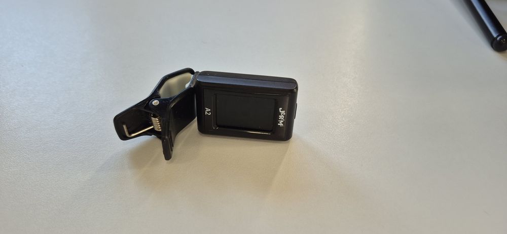 Urządzenie do strojenie gitary/stroik do gitary