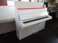 pianino biale May berlin od Pianodesign