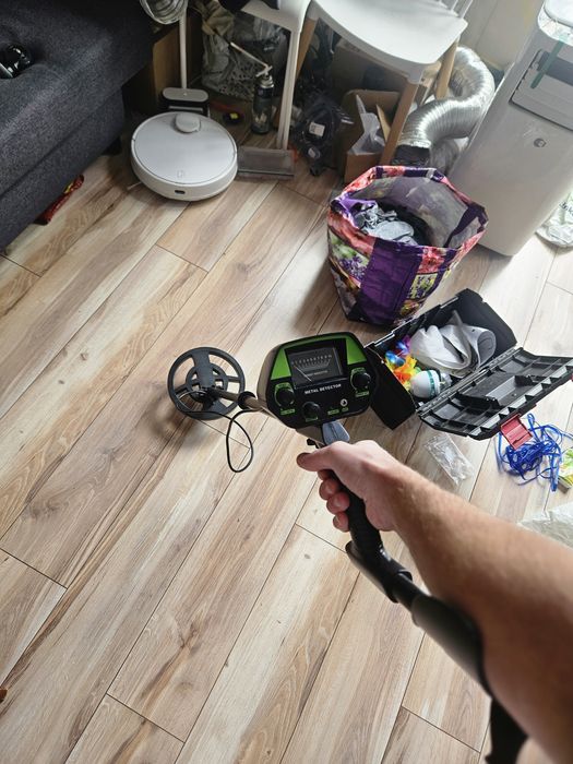 Wykrywacz metali sprawny, jak nowy