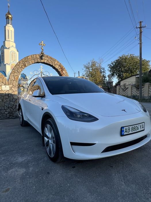 Tesla Model Y Long range Dual Motor 82.5 квт 2023 рік