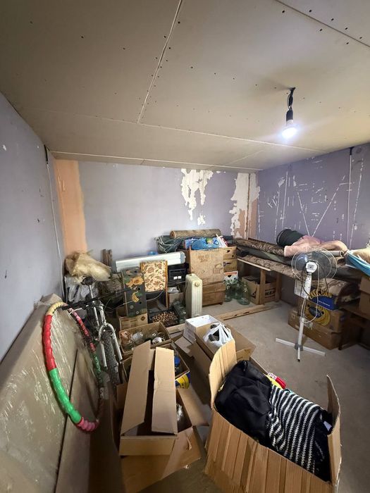 Продається частина будиночку з гаражем по вулиці Прутській