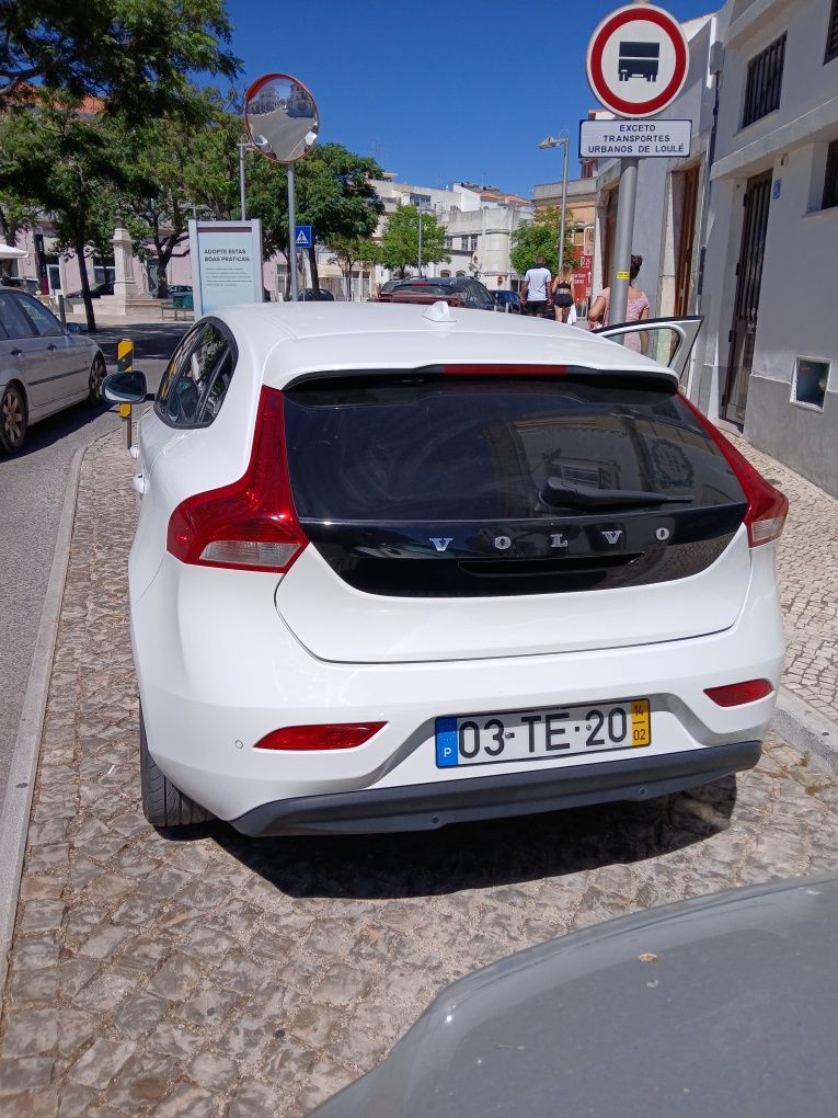Volvo V40 D2 em ótimo estado