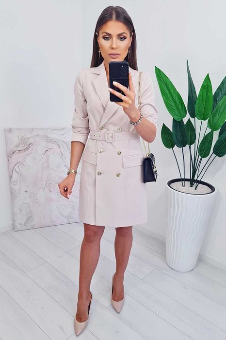 Sukienka marynarkowa polska dwurzędowa z paskiem beżowa guziki 44