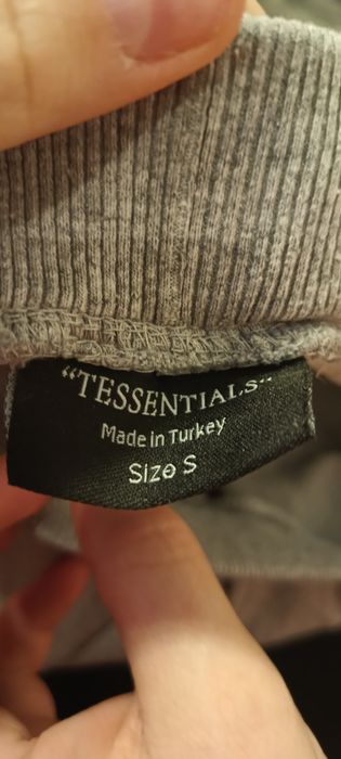 Dresy szare Tessentials