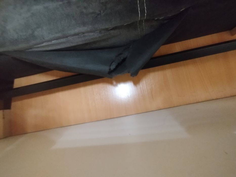 rozkładana kanapa z funkcją spania i pojemnikiem na pościel