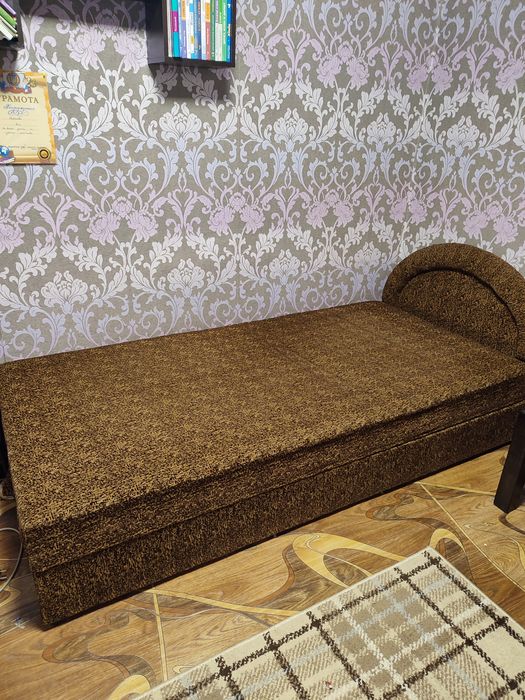 Продам ліжко  односпальне в доброму стані.