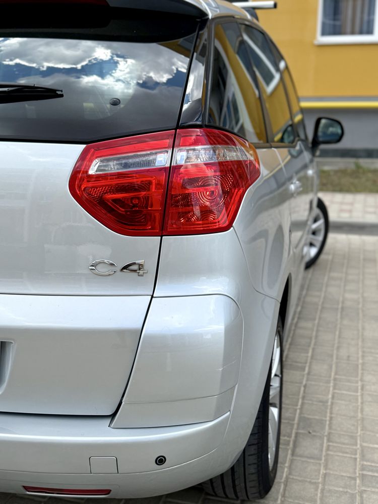 Citroen C4 Picasso 2010г Автомат Минивен!
