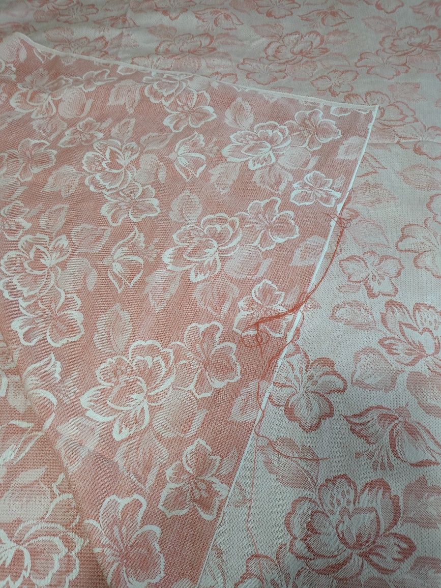 Piękny żakardowy material-4,60m.b.