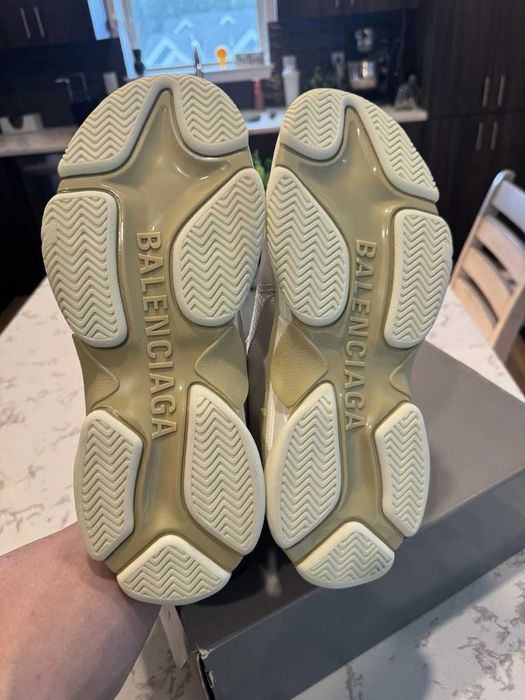 Ténis Balenciaga Triple S Branco/Taupe, Tamanho EUA 43