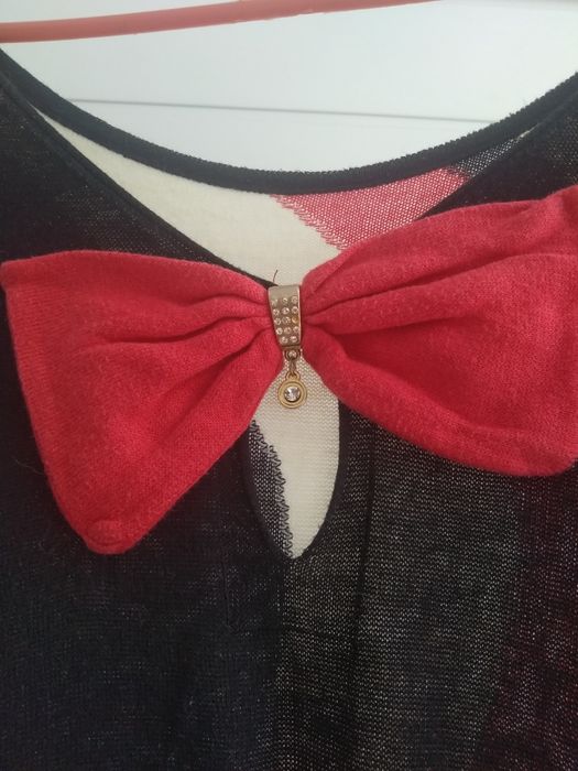 Кофта с бантиком на спине