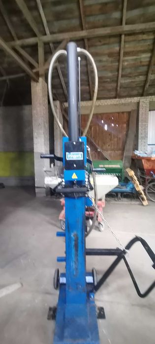 Rębak do drewna hydrauliczny 10 ton nacisku