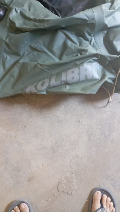 Двухместная лодка с мотором