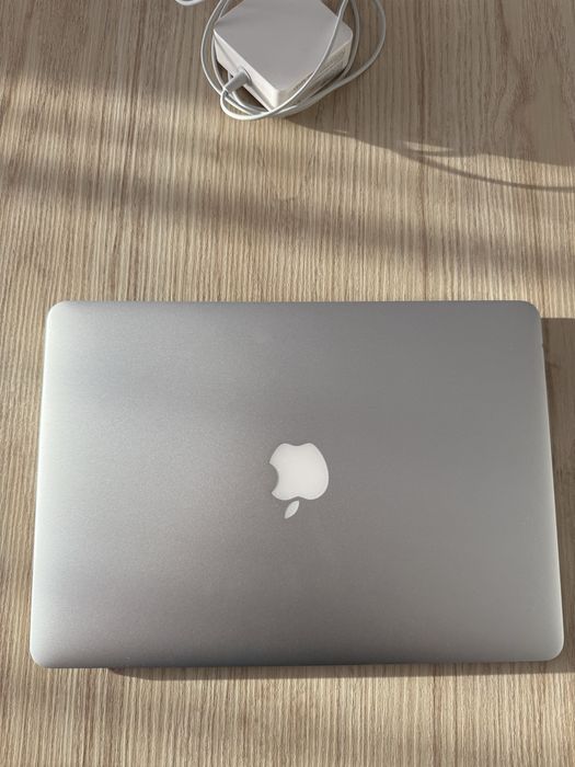 Macbook Air 13’ 2017 bardzo dobry stan