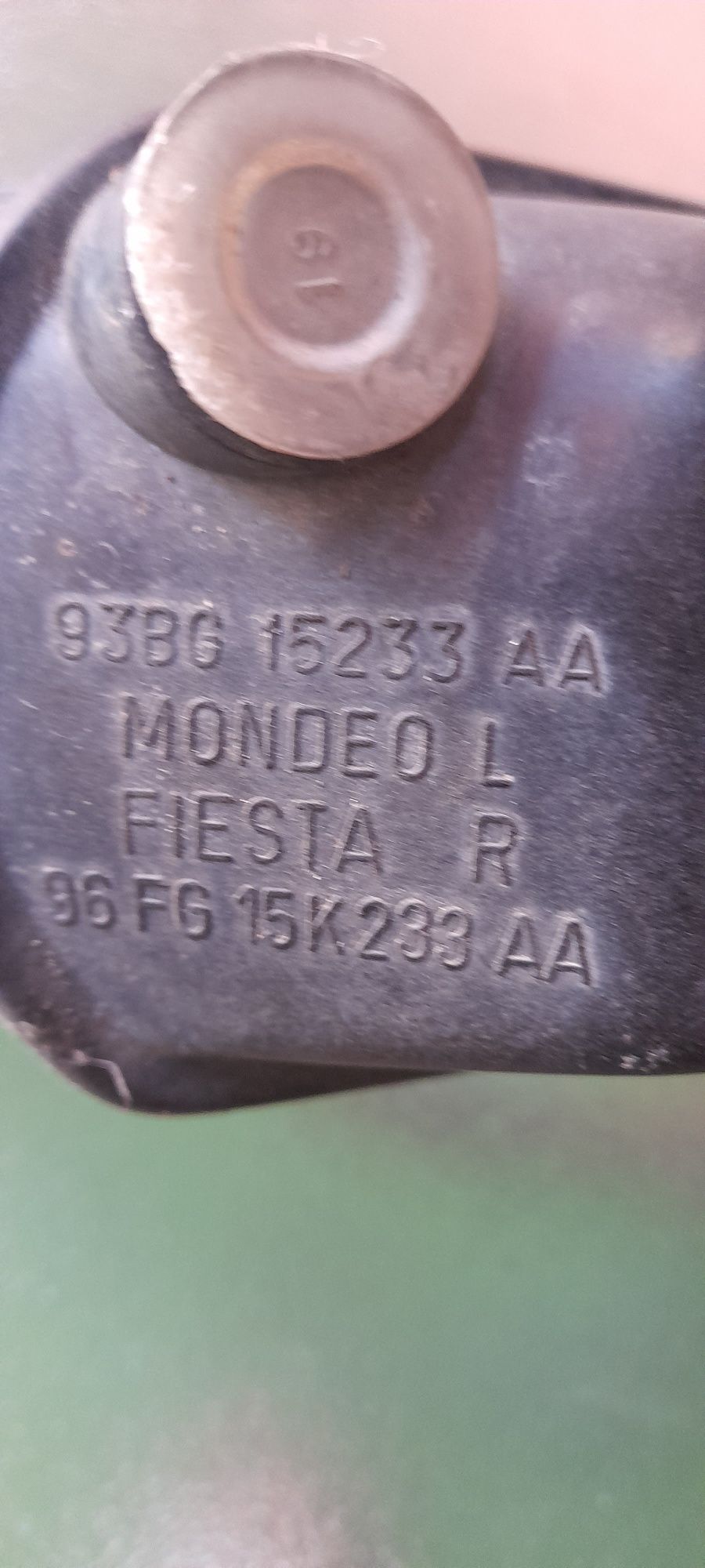 Farol de nevoeiro direito Ford Fiesta 1997