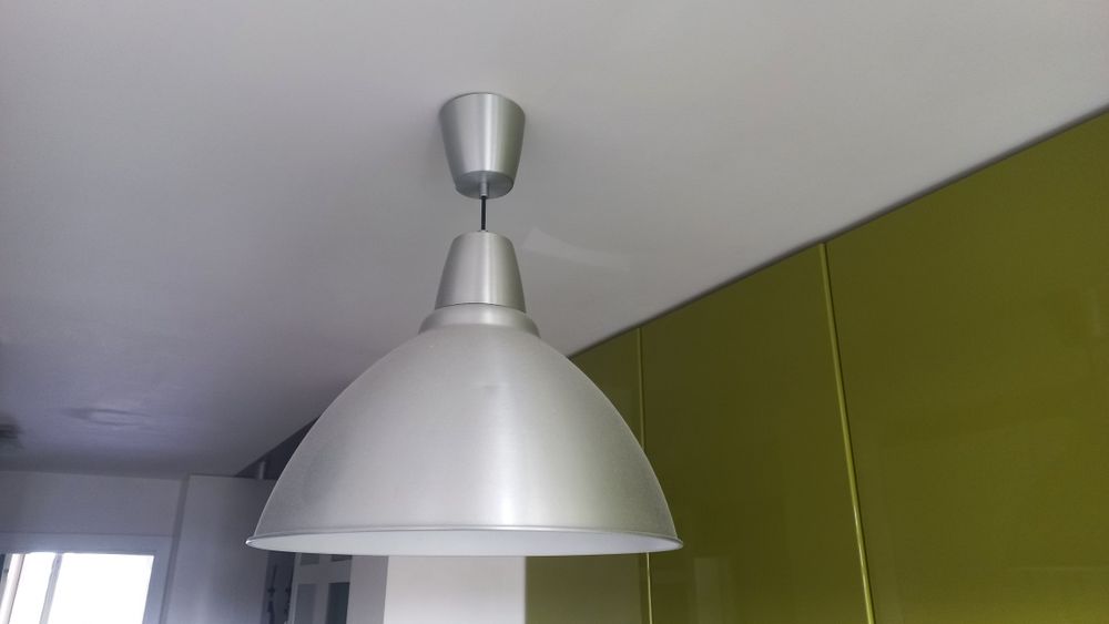 Srebrna lampa industrialna IKEA śr. 49cm