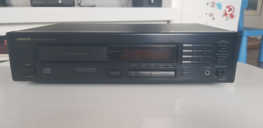 Odtwarzacz CD ONKYO DX-6920