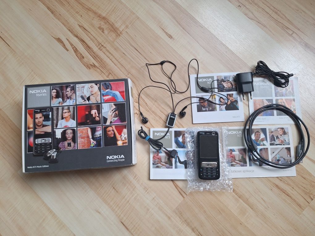 Nokia N73 czarna wersja  Pełny zestaw Kolekcja Made in Finland