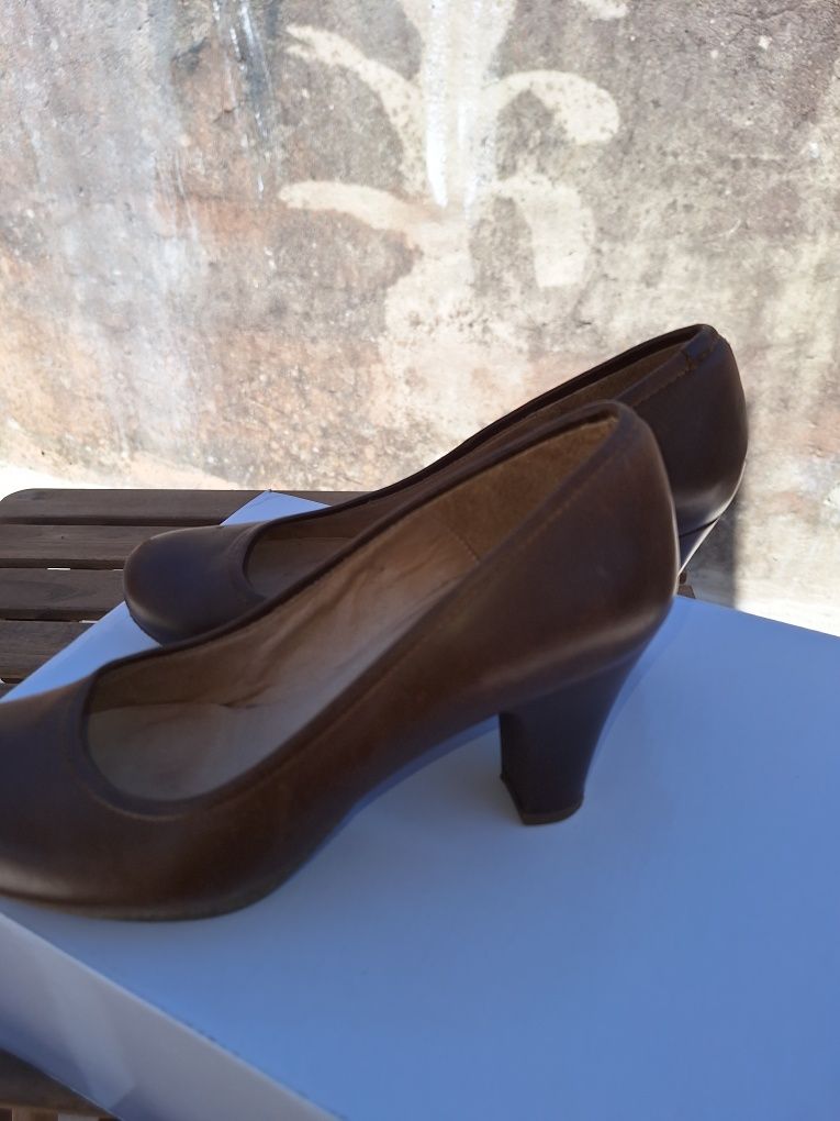Sapatos Unisa, T37