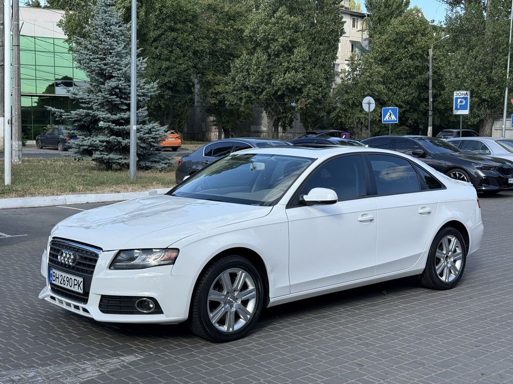 Audi A4 2009 атомобиль после прилета