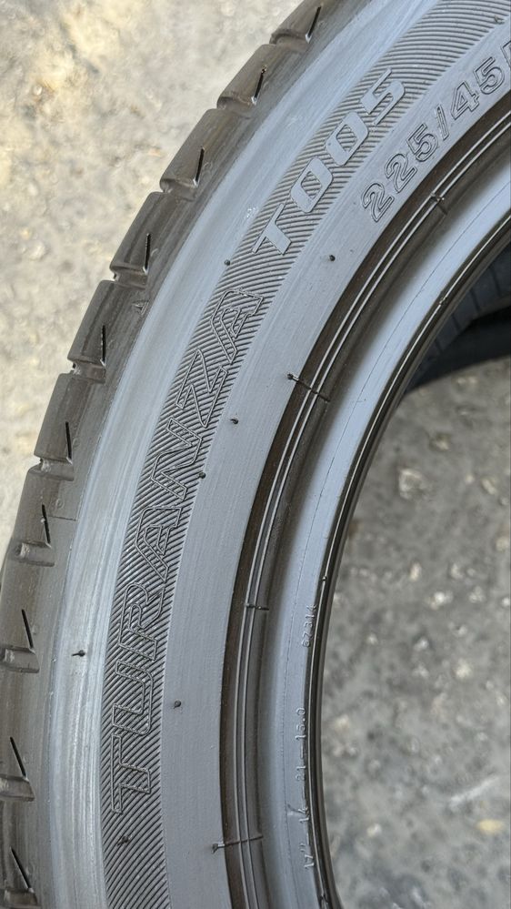 Pneus 225/45r17 Bridgestone Turanza T005 com 75% piso