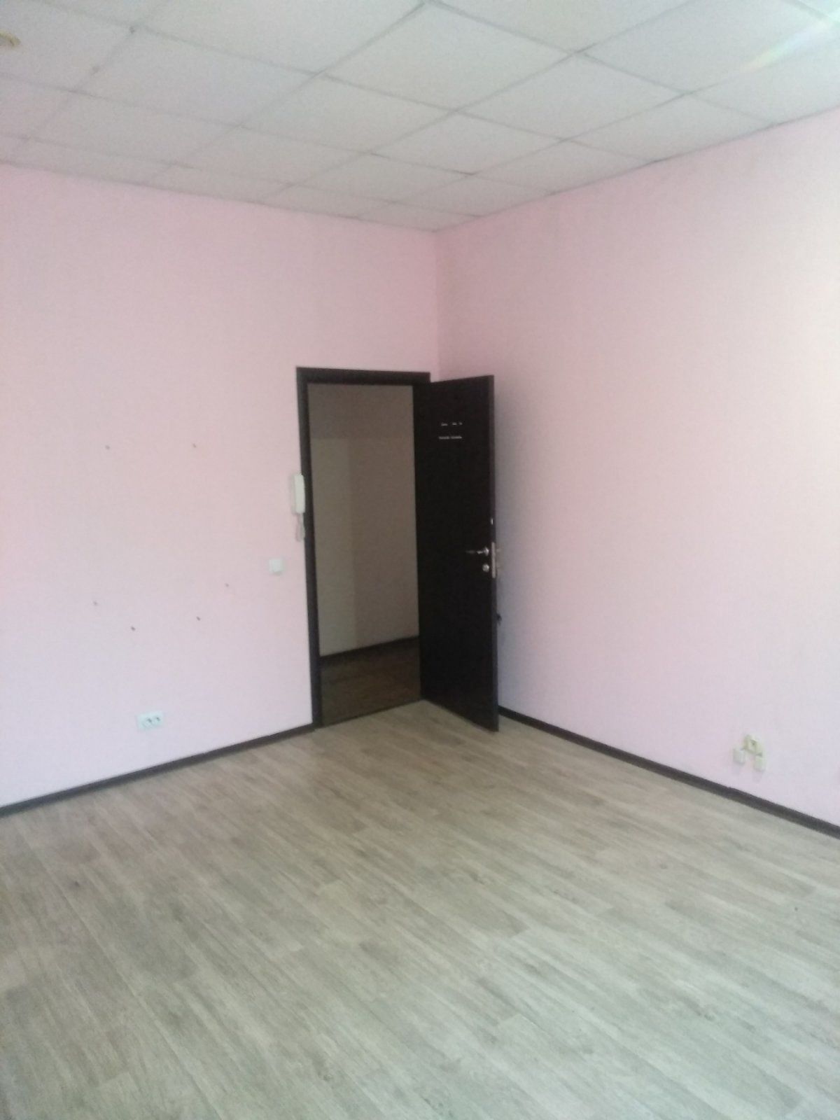 Без % . Аренда под офис, салон, шоу-рум - 25 м.кв. Печерский район.