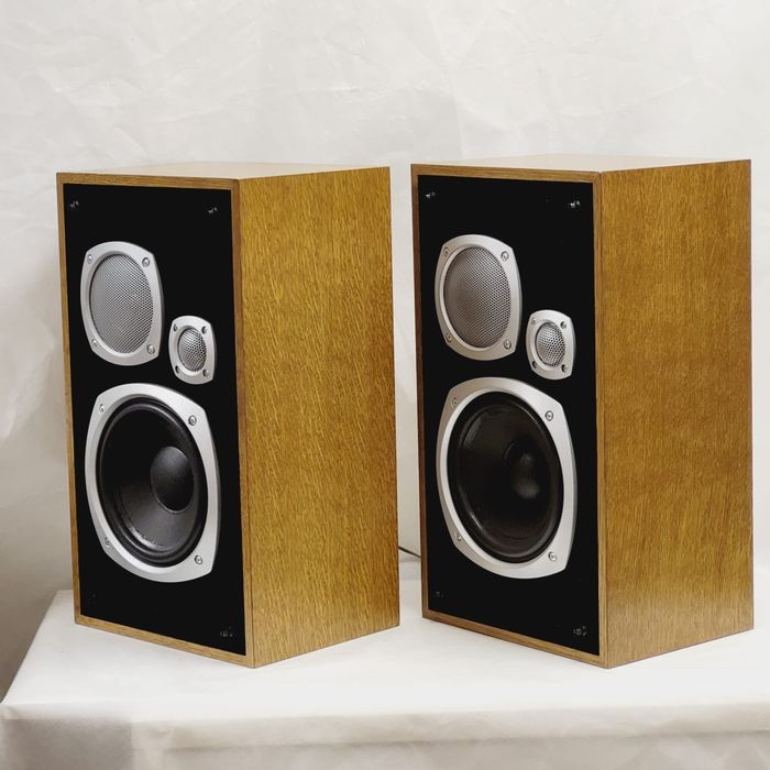 Kolumny Universum 3120 4ohm 80/120W 30-25kHz 3 drożne