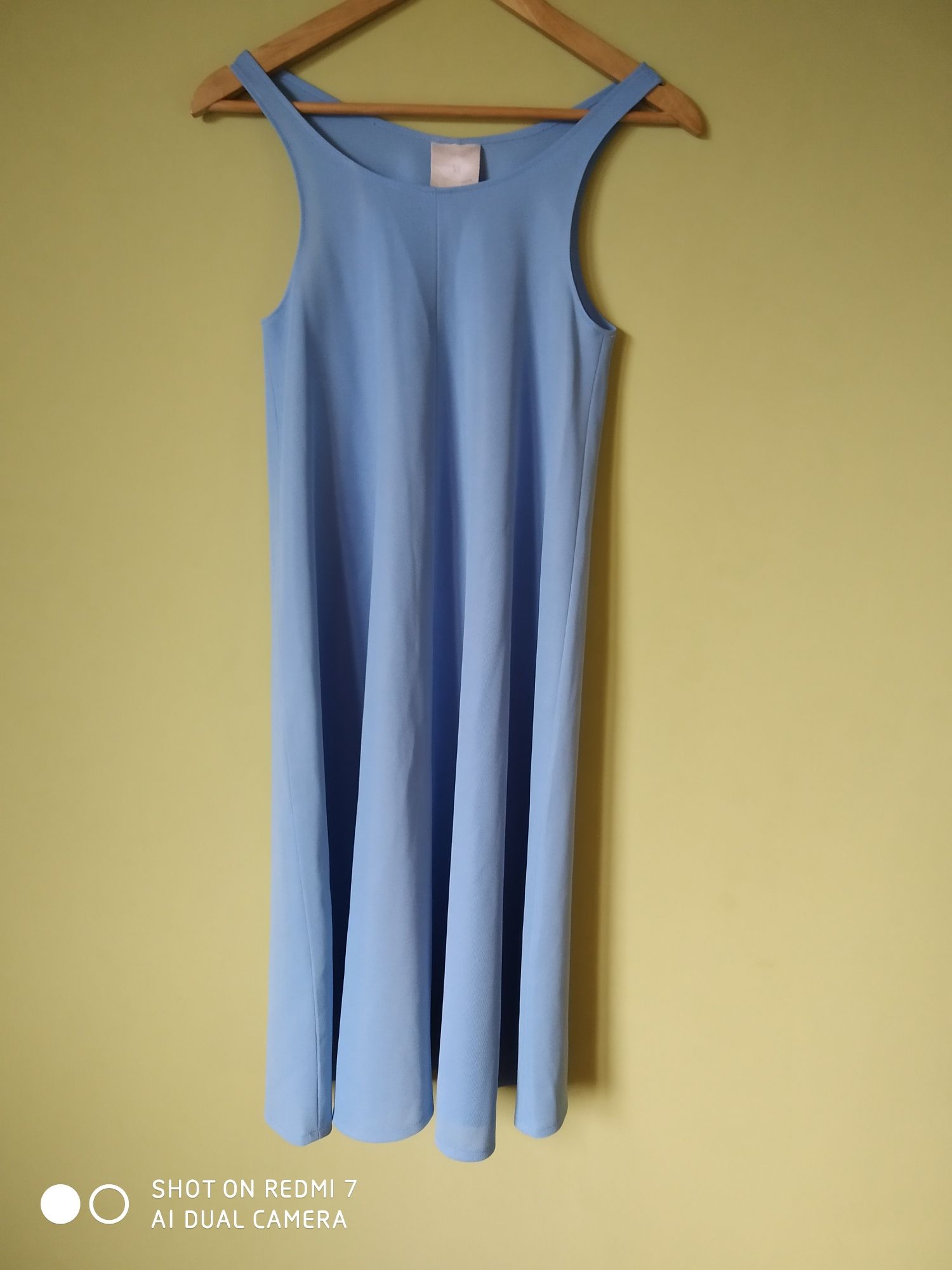 Błękitna sukienka ciążowa
