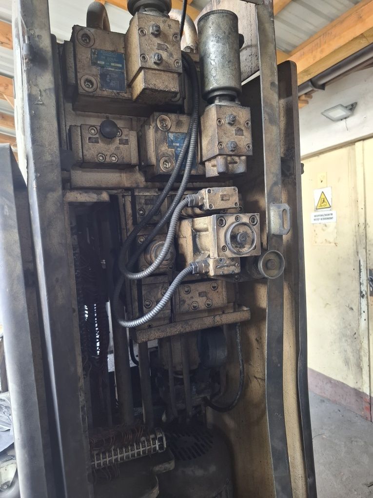 Prasa hydrauliczna PHM63