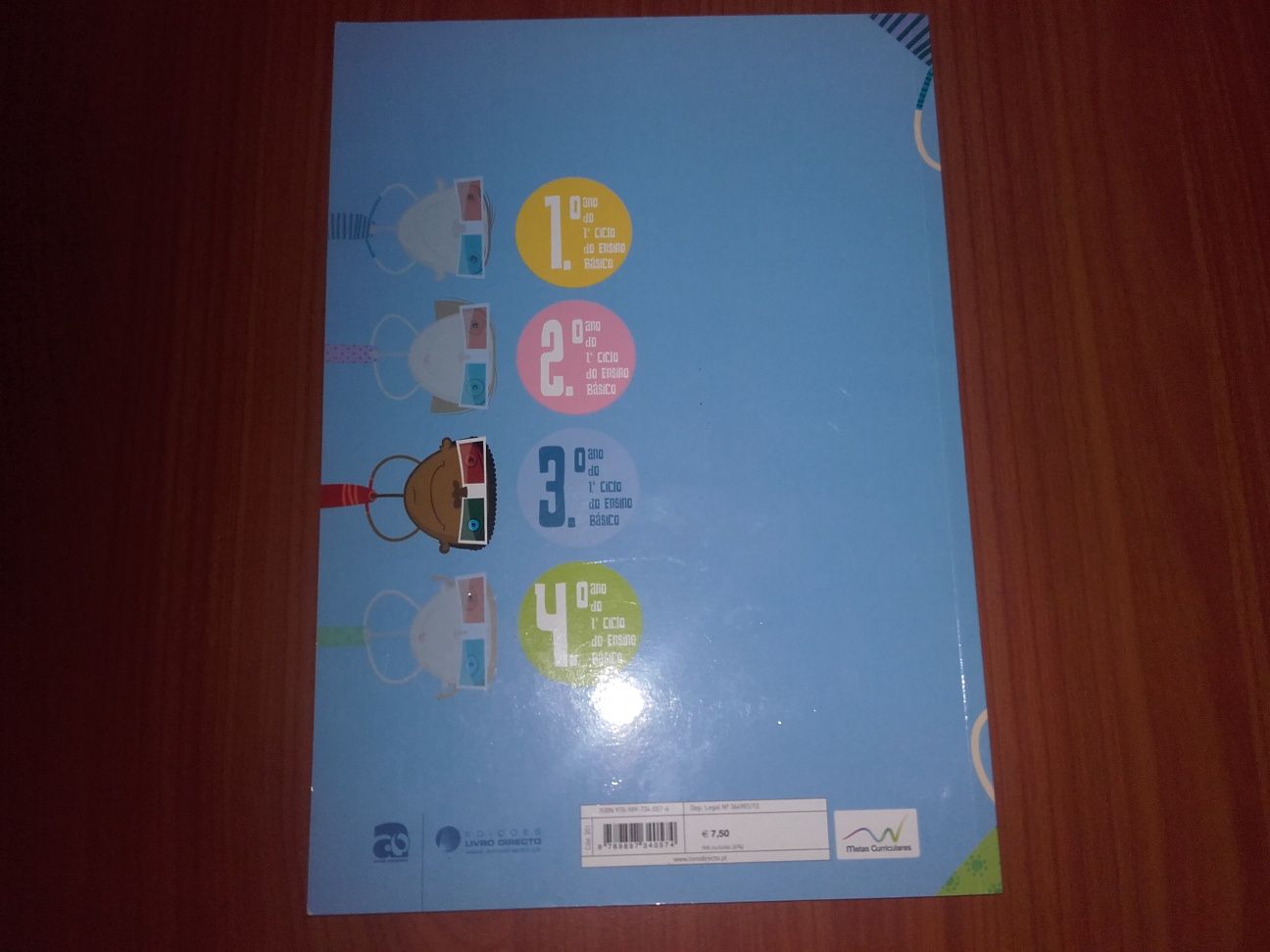 Férias em 3 D - caderno de atividades do 3° ano