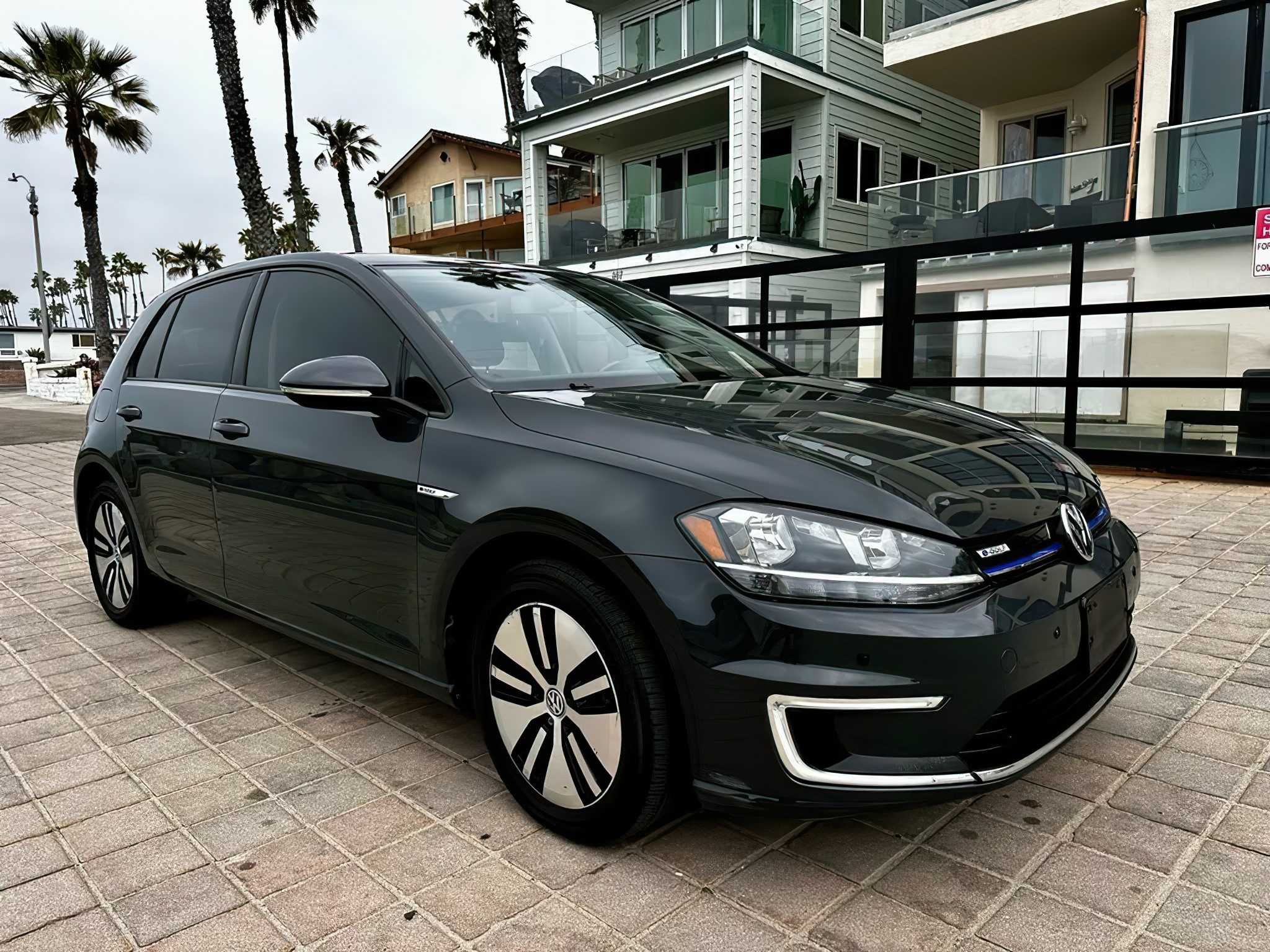 Volkswagen E-Golf 2017