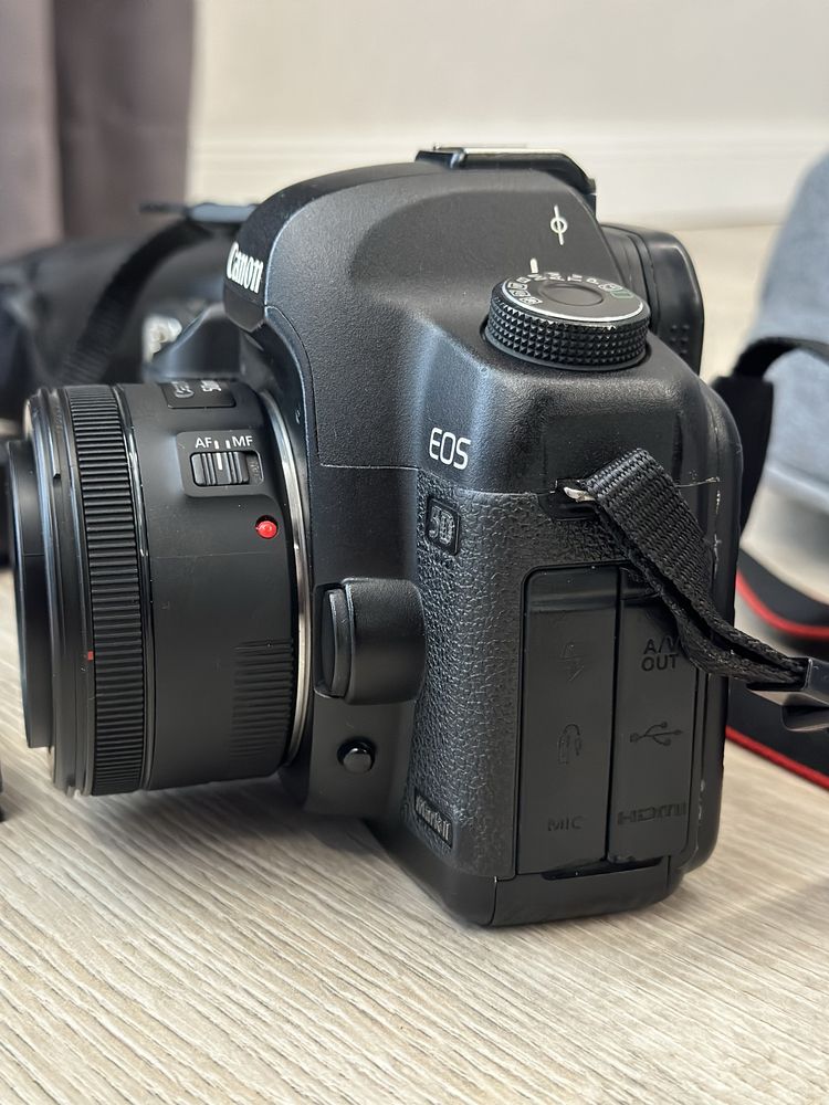 Продам Canon 5d Mark II Mark 2 + спалах + бонуси + Canon 50mm обʼєктив