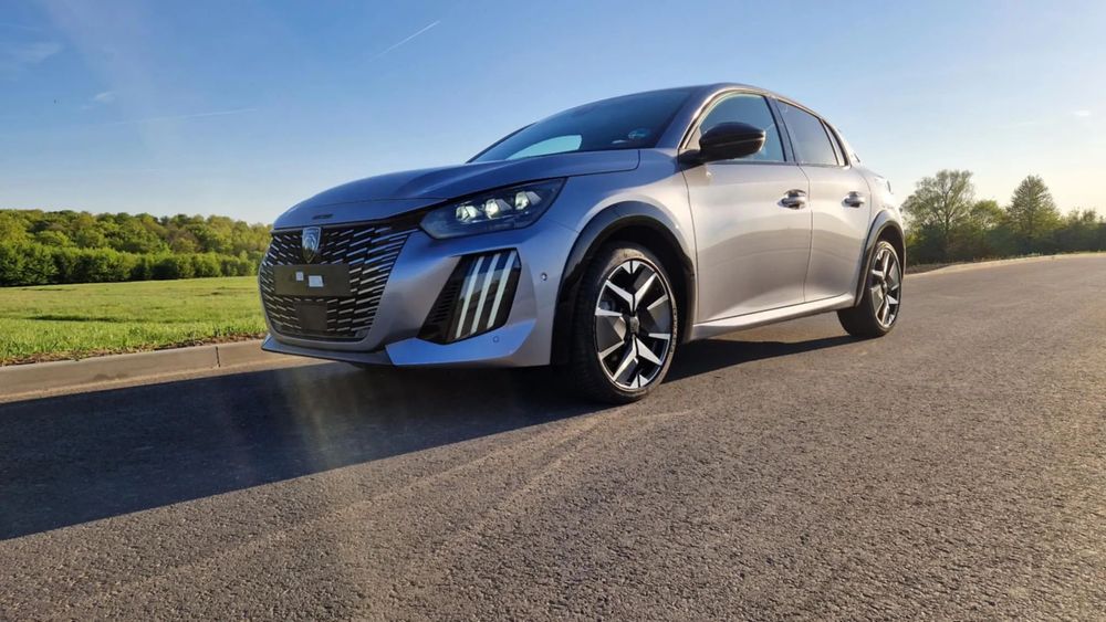 Peugeot 208 Peugeot 208 GT Hybrid 136 km tylko 3100km