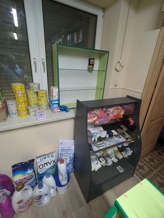 Стелажі, меблі для магазину