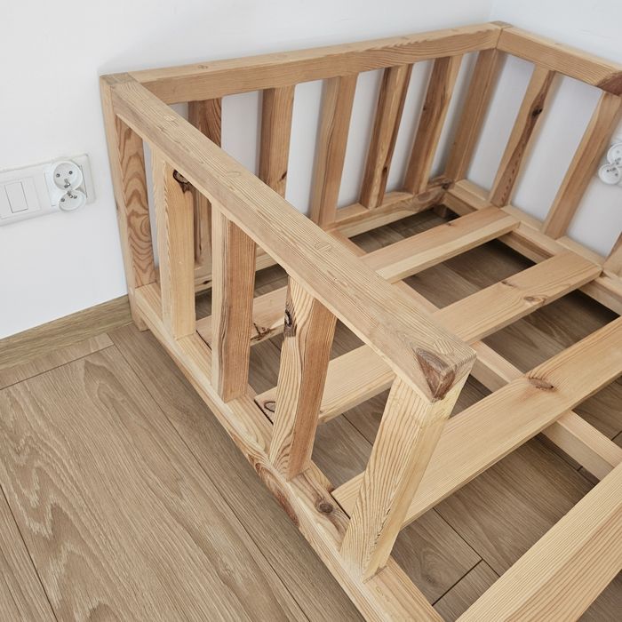 Łóżeczko dziecięce sosnowe