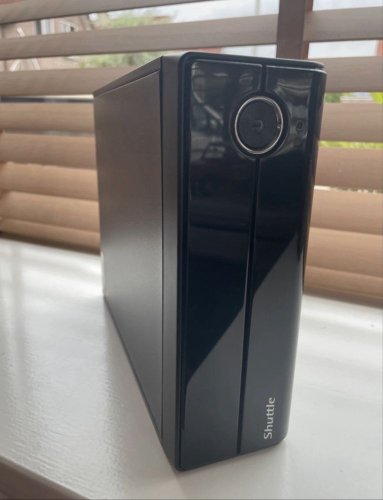 Mini PC Shuttle i5 7400 - 8GB RAM - 120GB SSD - Windows 11 Pro