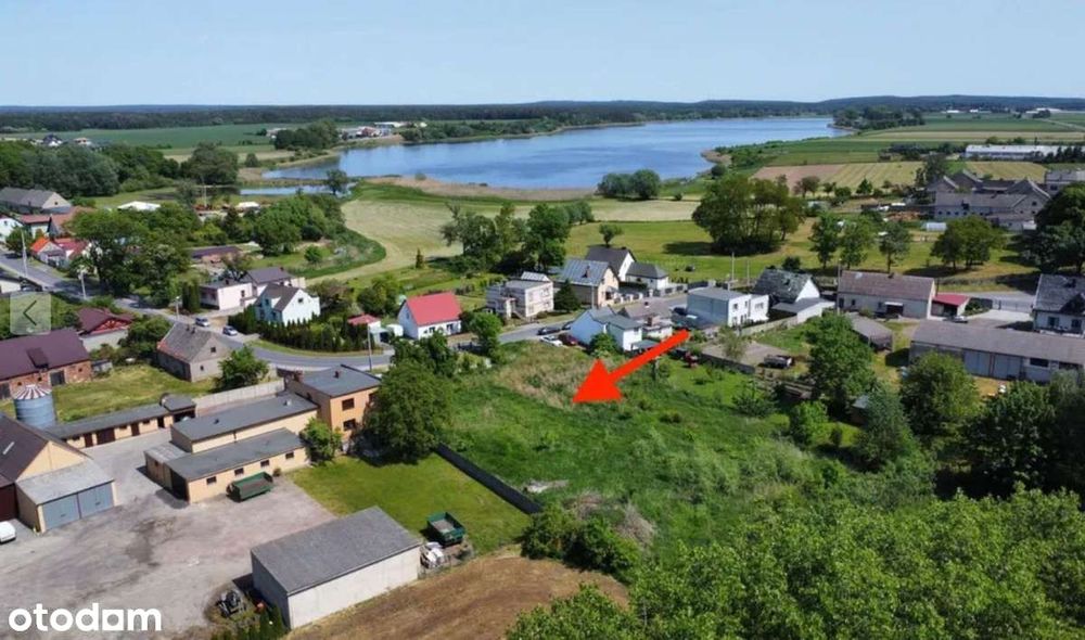 Działka budowlana z widokiem na jezioro z wydanymi WZ