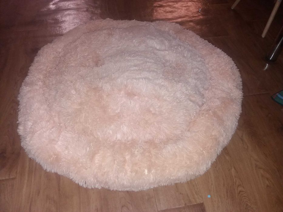 Продам  лежанку "пончик" ,100 см в диаметре
