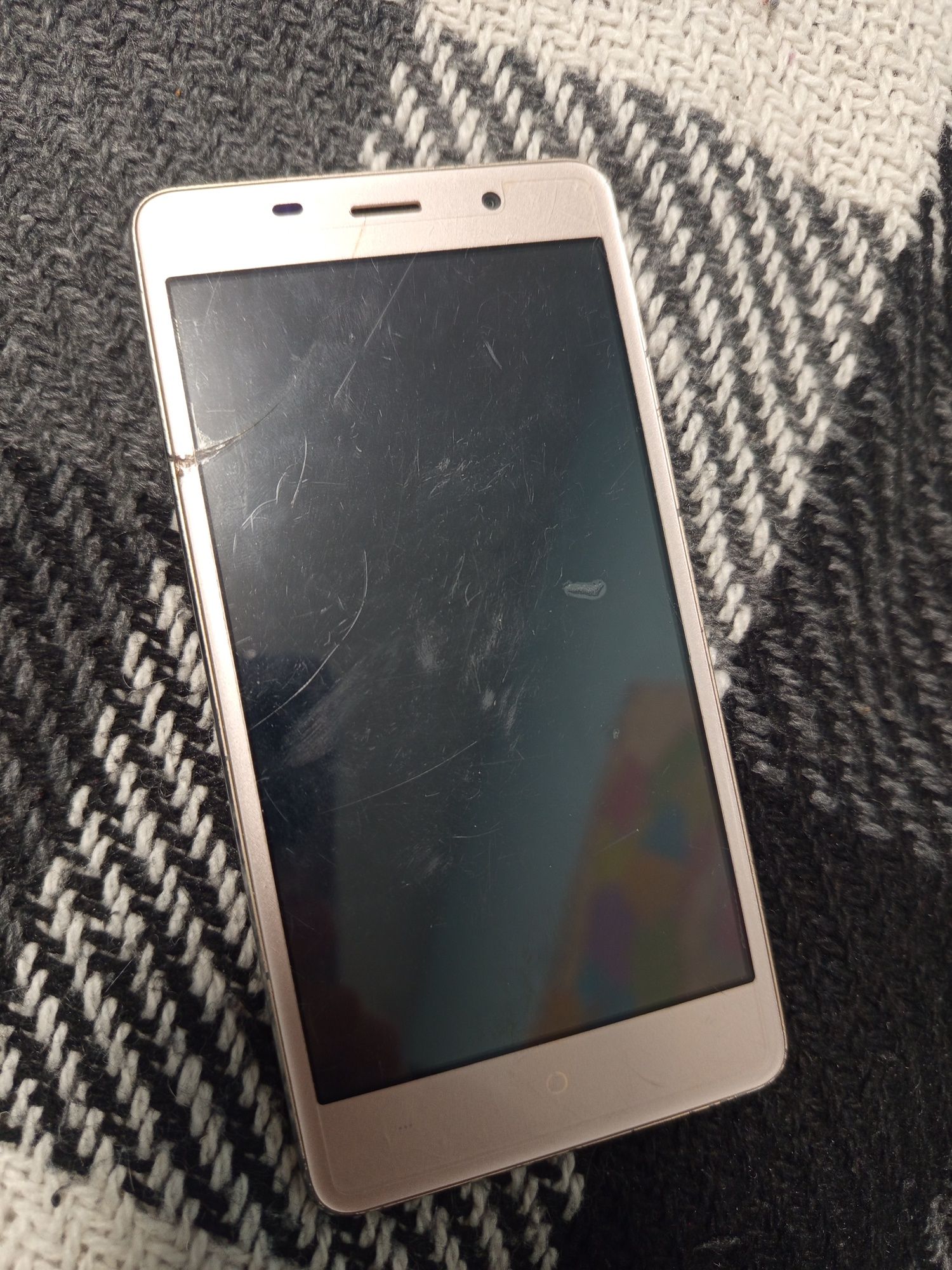 Продам Bravis A504 Trace